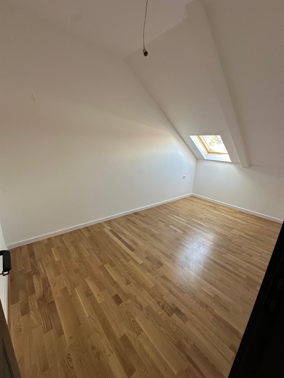 Izdaje se Trosoban Duplex stan u Zagoriču , Podgorica